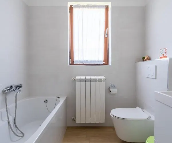 Πανσιόν Apartmani&soba Mimi Ρόβινι