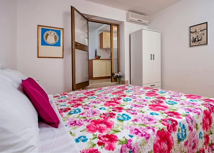 Πανσιόν Apartmani&soba Mimi Ρόβινι