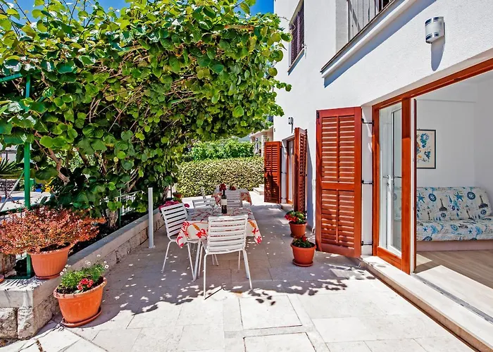 Πανσιόν Apartmani&soba Mimi 3*