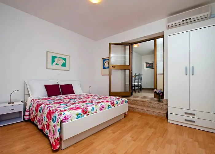 Apartmani&soba Mimi 3*