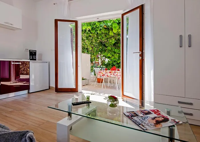 Apartmani&soba Mimi 3* Ρόβινι