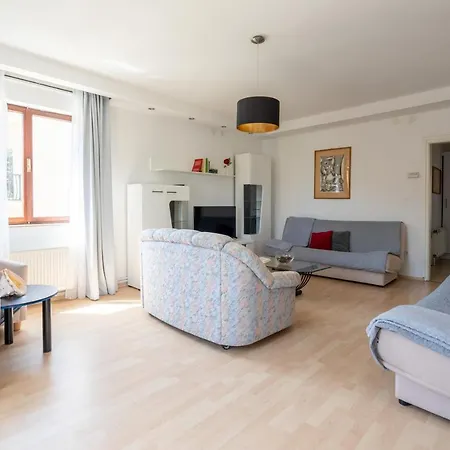 בית הארחה Apartmani&soba Mimi *