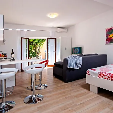 Apartmani&soba Mimi 3* 罗维尼