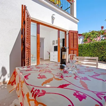 招待所 Apartmani&soba Mimi 罗维尼