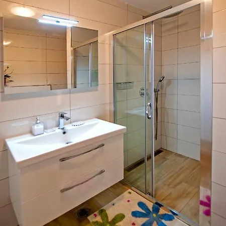 招待所 Apartmani&soba Mimi 3*