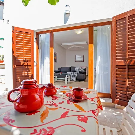 Apartmani&soba Mimi 招待所