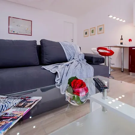 Apartmani&soba Mimi 3* 罗维尼