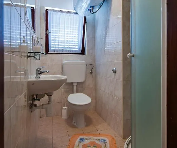 Apartmani&soba Mimi Affittacamere 3*