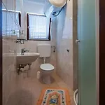 Apartmani&soba Mimi بيت ضيافة 3*