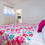 بيت ضيافة Apartmani&soba Mimi روفينج