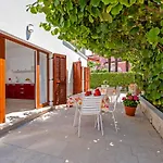 بيت ضيافة Apartmani&soba Mimi روفينج