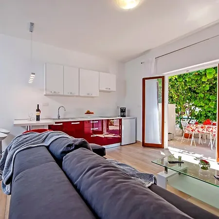 Apartmani&soba Mimi 3*